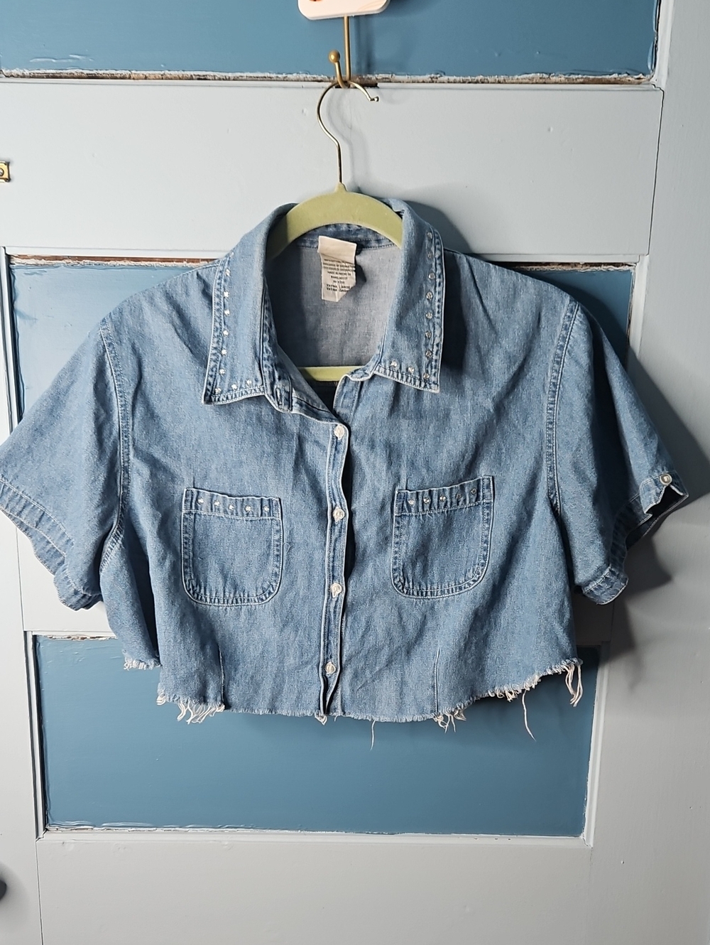 Take Nine Cropped Light Wash Denim Button-Up Shirt XL